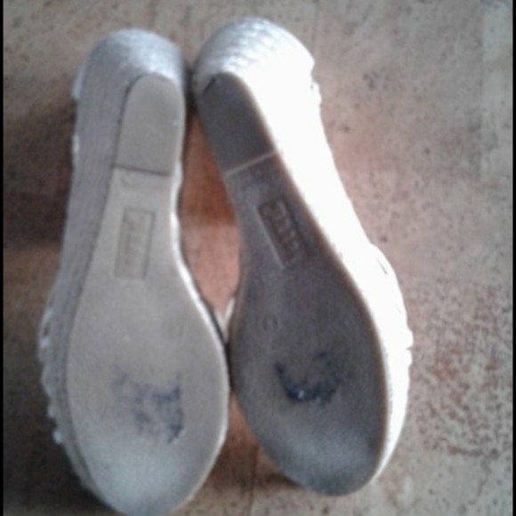 Ivory wedge sandals - Picture 3 of 5